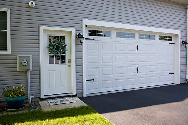 24/7 Emergency Garage Door Panel Replacement experts in Fond du Lac County County, WI